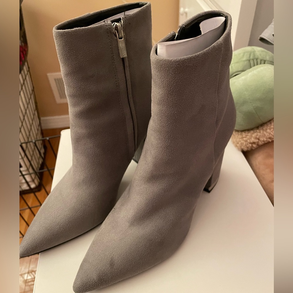 Calvin Klein Minna 3 booties